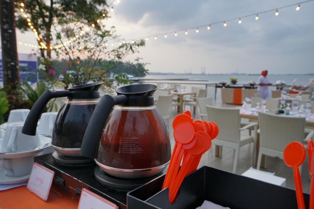 Harris Resort Batam Waterfront Sekupang Exteriér fotografie
